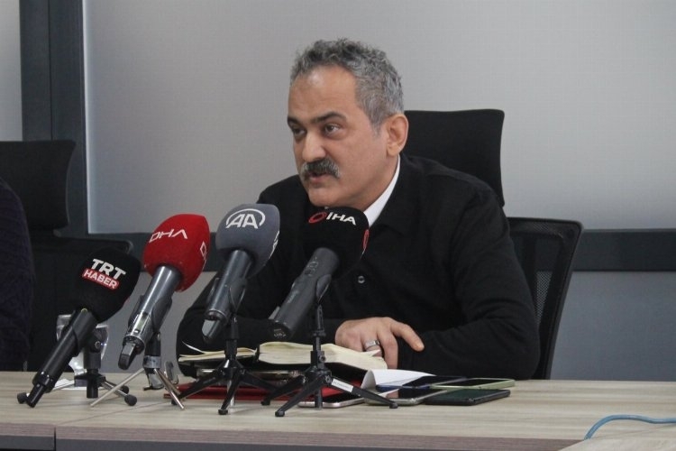 Bakan Özer,10 ilde eğitim öğretim takvimini açıkladı.