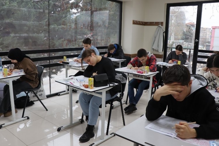 İzmit Çınar Akademi’de kabul sınavı gerçekleşti