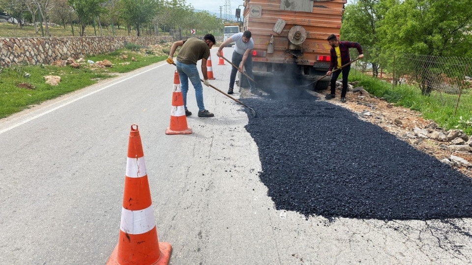 Kahramanmaraş Büyükşehir Belediyesi Yollarda Çalışmalarını Sürdürüyor