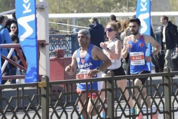 İstanbul Yarı Maratonu'na Manisalı atlet damga vurdu