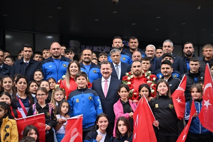 Balıkesir Büyükşehir Belediyespor Kulübü Milli Güreşçileri, Meclis'te