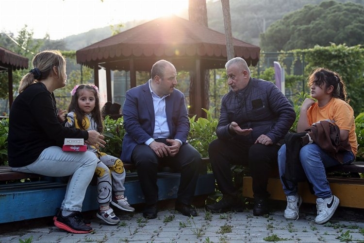 Sanayi ve Teknoloji Bakanı Mustafa Varank,Bursa'da depremzedelerle buluştu