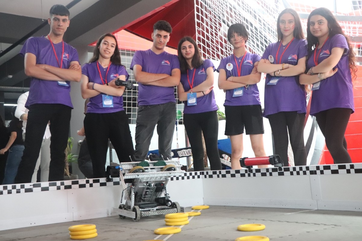 Mersin Büyükşehir Robotics Takımı Samsun’da ‘Vex Robotıcs Lise Turnuvası’na Katıldı