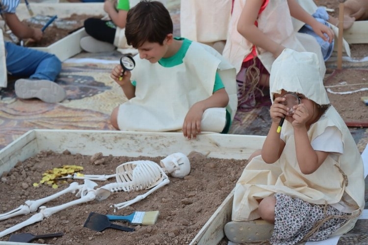 Şanlıurfa'da Minik Arkeologlar Keşif Peşinde