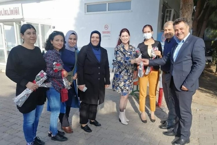 Aydın Didim'de AK Partililer diş hekimleri gününü kutladı