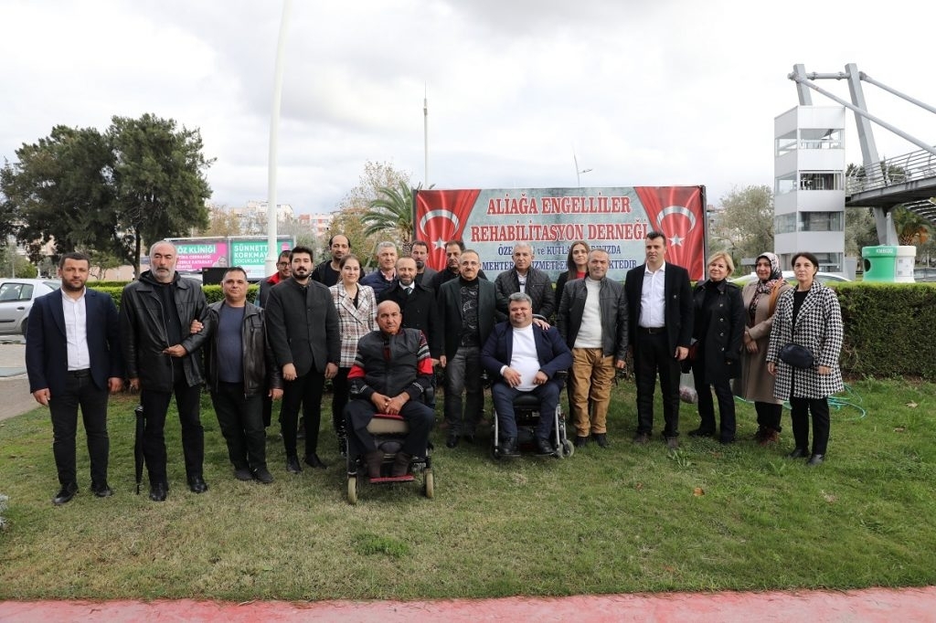 AK Parti İzmir İl Başkanı Kerem Ali Sürekli, Aliağa’da engellilerle buluştu…