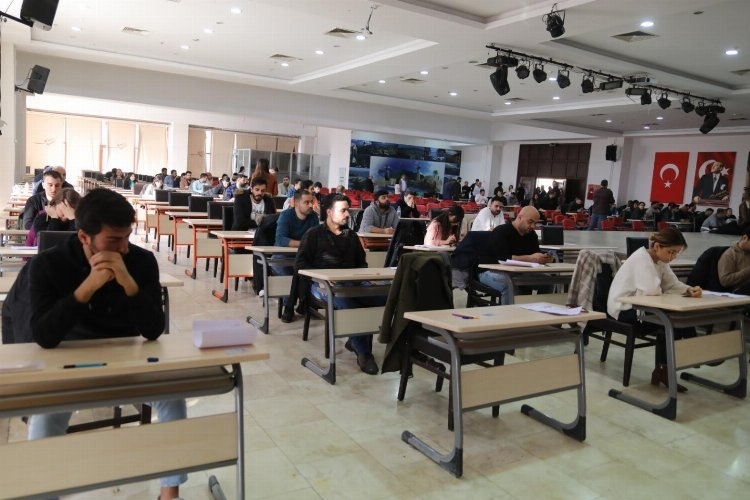 Hatay Büyükşehir'den istihdam sınavı yapıldı