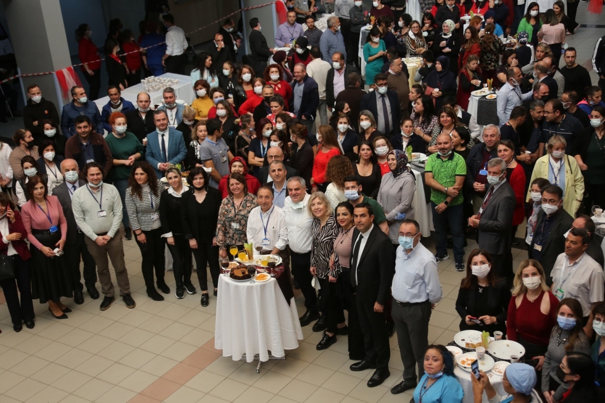 Akdeniz Üniversitesi Hastanesi’nde yeni yıl kutlaması yapıldı