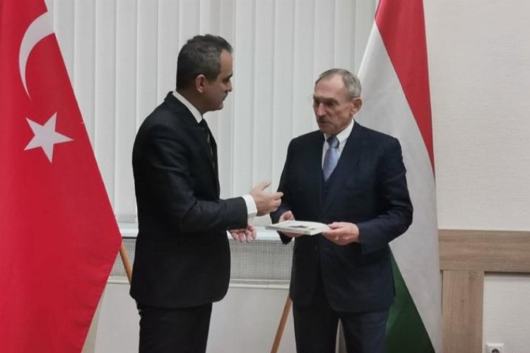 Bakan Özer'in Macaristan temasları devam ediyor