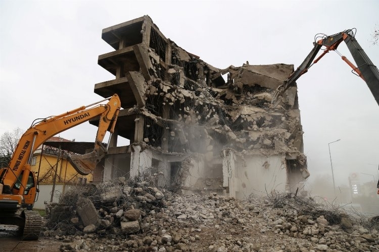 Kocaeli'de Bir yılda 100 bina yıkıldı
