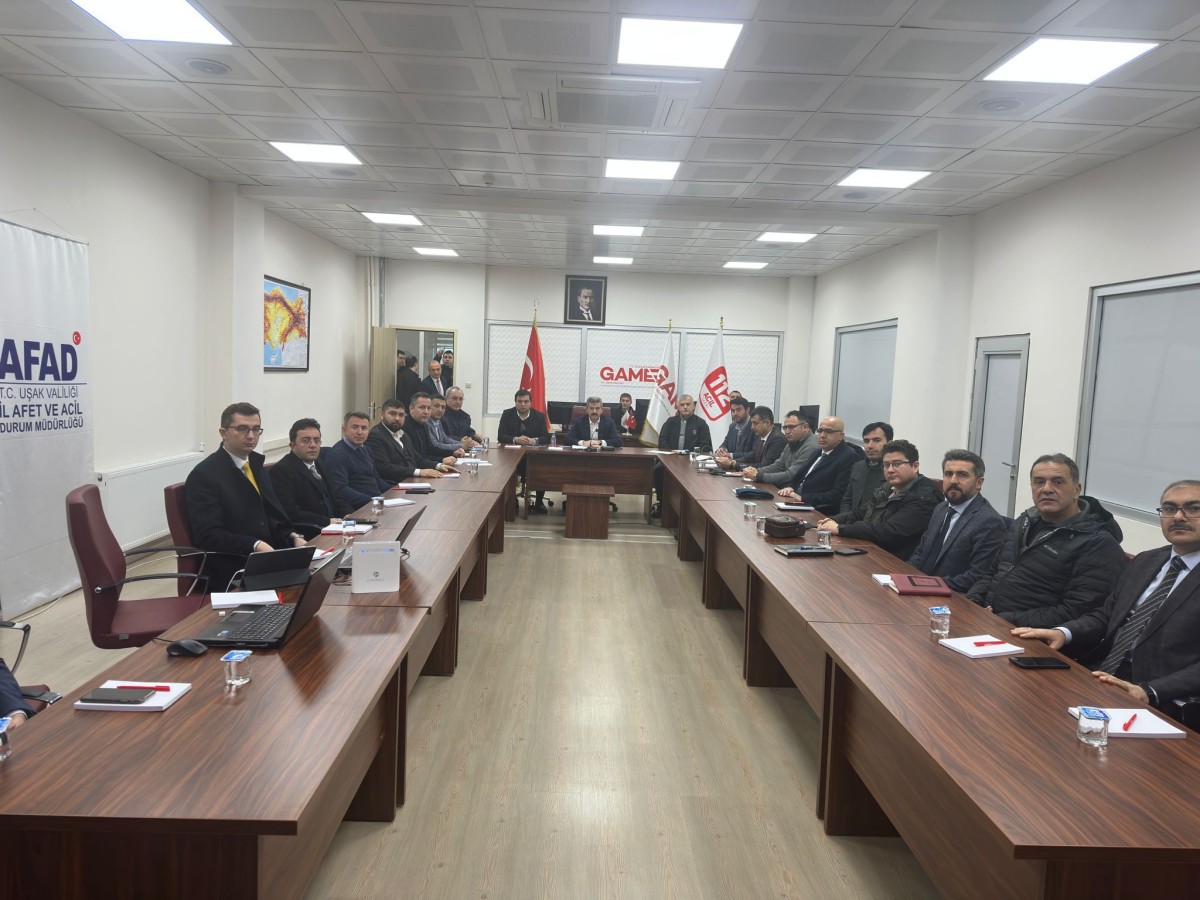 Deprem sonrası Uşak Valisi Dr. Turan Ergün başkanlığında yapılan toplantı çerçevesinde yapılan çalışmalarla ilgili açıklamadır.