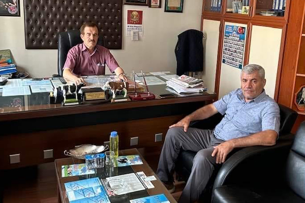 Adıyaman Damızlık Birliği Eski Başkanı Sırrı Öztürk, Şimdiki Başkan Ahmet Yılmaz'ı Ziyaret Etti