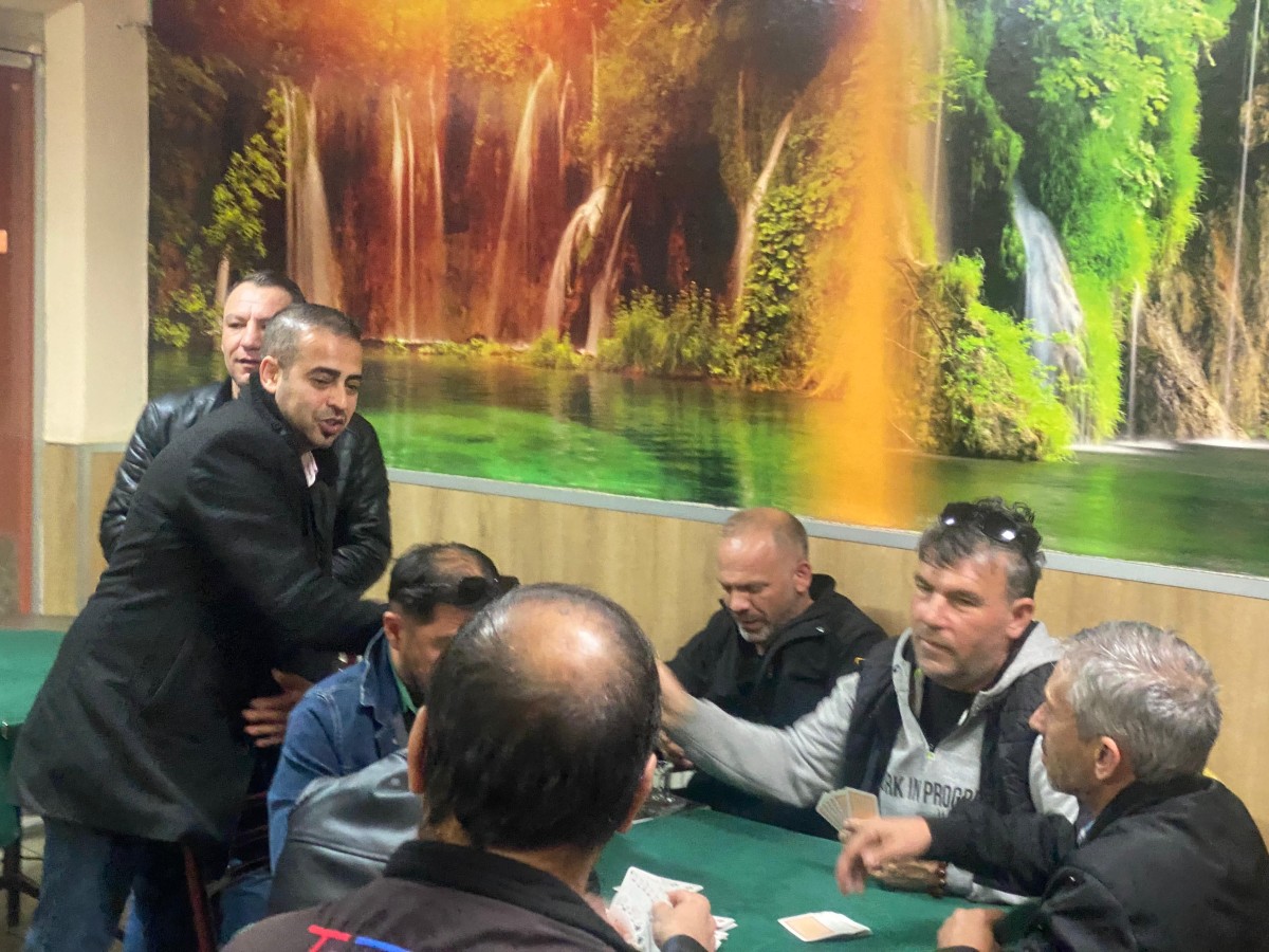  Büyükbirlik Partisi Uşak Belediye Başkan Adayı Mehmet Kahveci Seçim Öncesi Dikilitaş Mahallesi Kahvelerini Ziyaret Etti