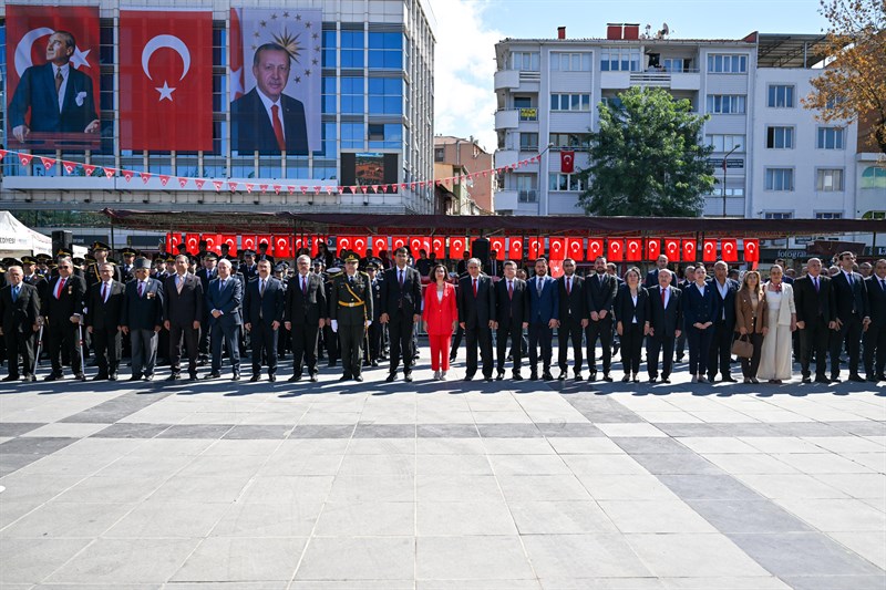 Büyük Zafer’in 104’üncü Yıl Dönümü Uşak’ta Gurur ve Coşkuyla Kutlandı
